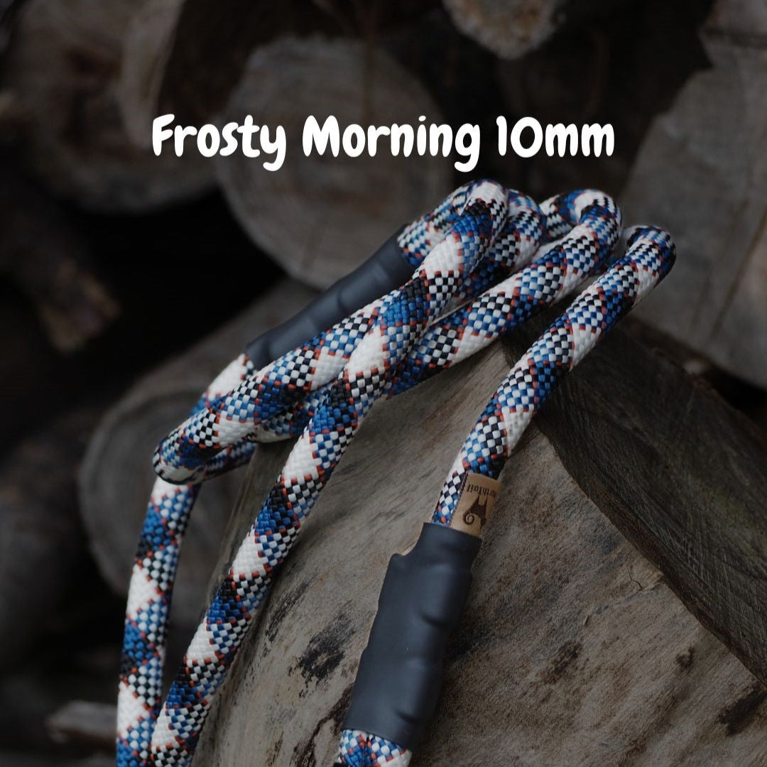Frosty Morning 10mm climbing rope dog leash by North Tail — handmade in Ontario using genuine UIAA certified rope in blue and white pattern resembling a cozy sweater. Durable and perfect for everyday walks and outdoor adventures.