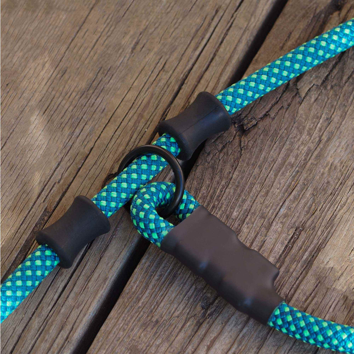 Rubber stoppers on The NT Ultimate Slip Lead leash. Adjustable features to secure leash position and prevent over-tightening